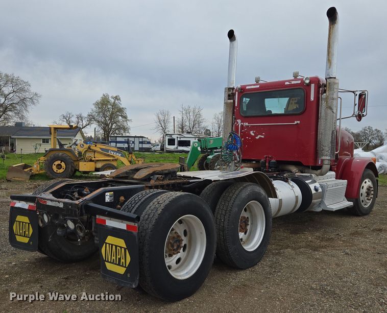 image for item EC0877 2012 Peterbilt 367 semi truck