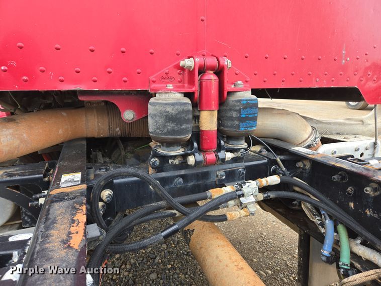 image for item EC0877 2012 Peterbilt 367 semi truck