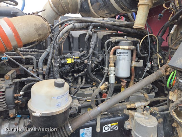 image for item EC0877 2012 Peterbilt 367 semi truck