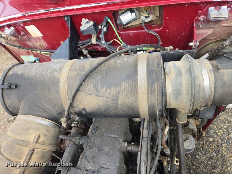 image for item EC0877 2012 Peterbilt 367 semi truck