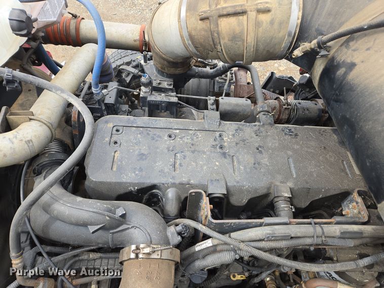 image for item EC0877 2012 Peterbilt 367 semi truck