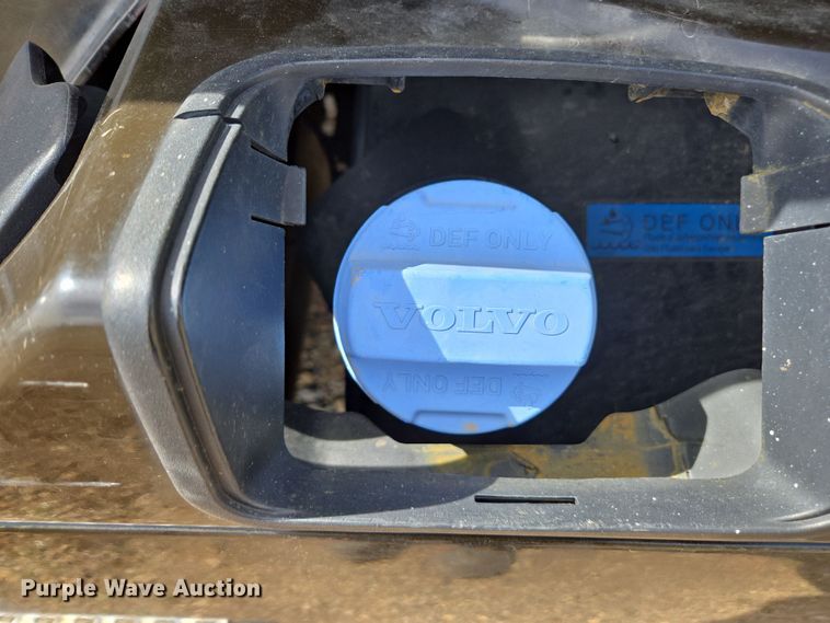 image for item EC0878 2012 Volvo VNL dump truck