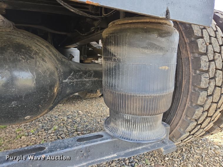 image for item EC0878 2012 Volvo VNL dump truck