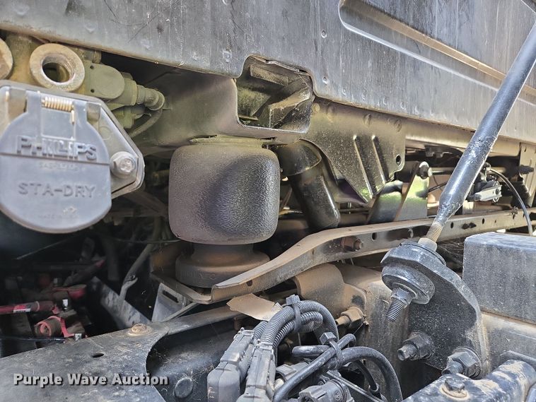 image for item EC0878 2012 Volvo VNL dump truck