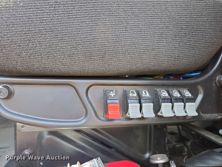 image for item EC0878 2012 Volvo VNL dump truck