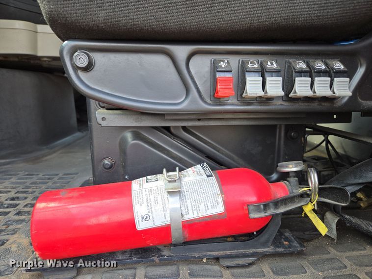 image for item EC0878 2012 Volvo VNL dump truck