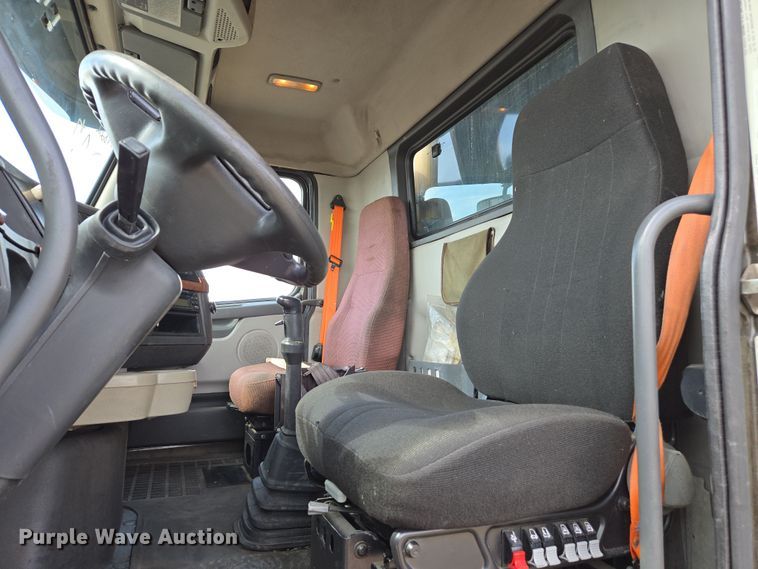 image for item EC0878 2012 Volvo VNL dump truck