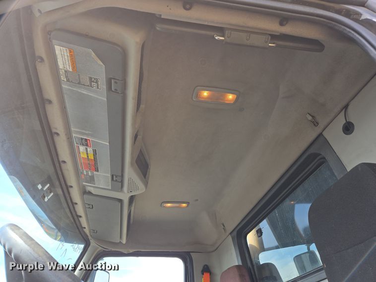 image for item EC0878 2012 Volvo VNL dump truck