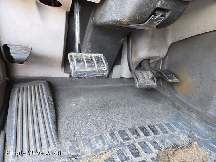 image for item EC0878 2012 Volvo VNL dump truck