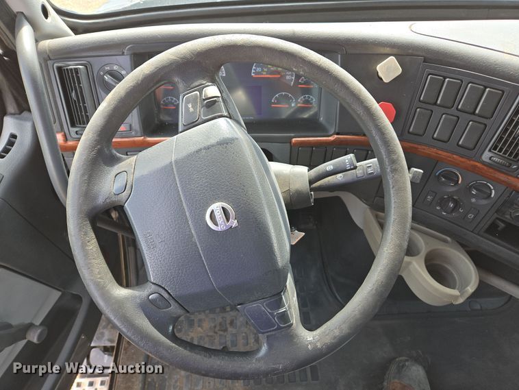 image for item EC0878 2012 Volvo VNL dump truck