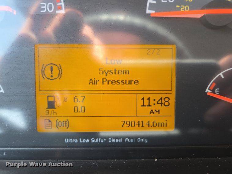 image for item EC0878 2012 Volvo VNL dump truck