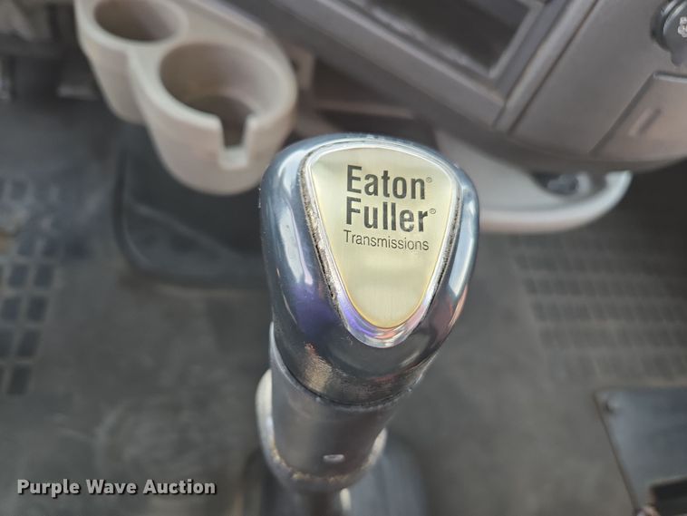 image for item EC0878 2012 Volvo VNL dump truck