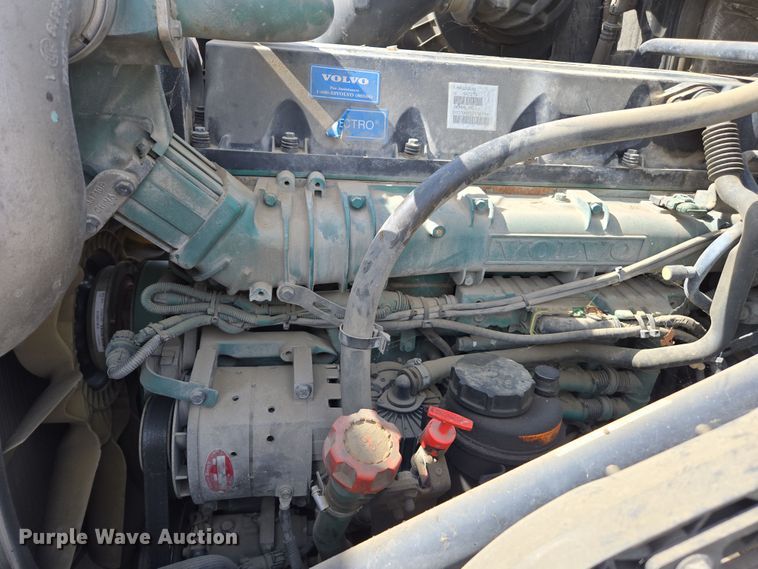 image for item EC0878 2012 Volvo VNL dump truck