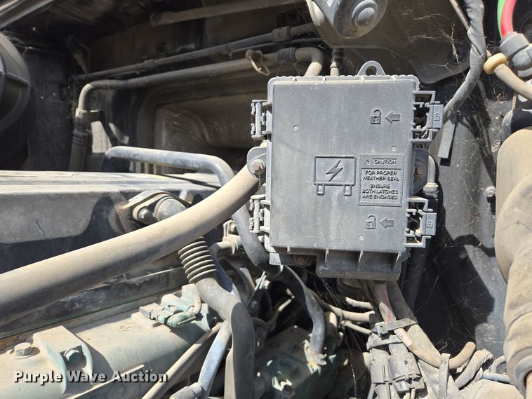 image for item EC0878 2012 Volvo VNL dump truck