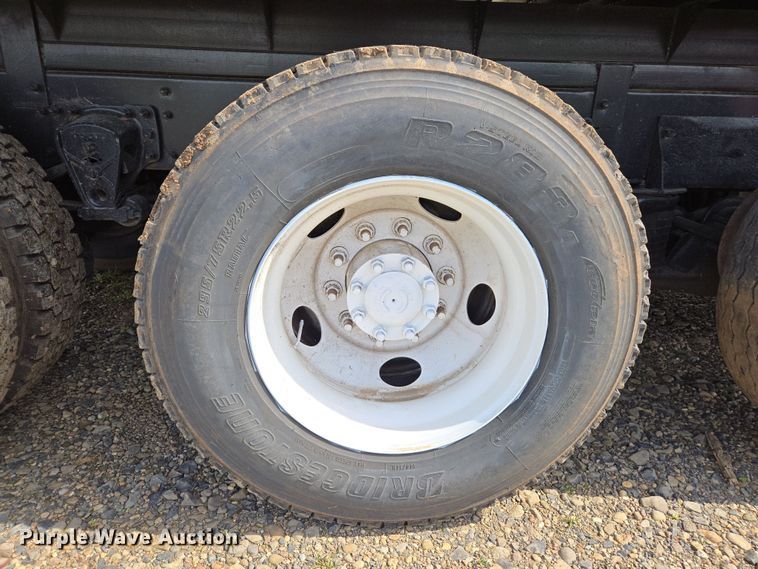 image for item EC0878 2012 Volvo VNL dump truck