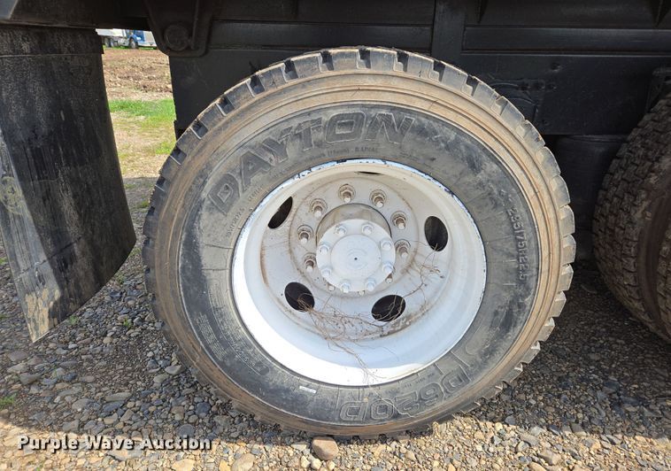 image for item EC0878 2012 Volvo VNL dump truck