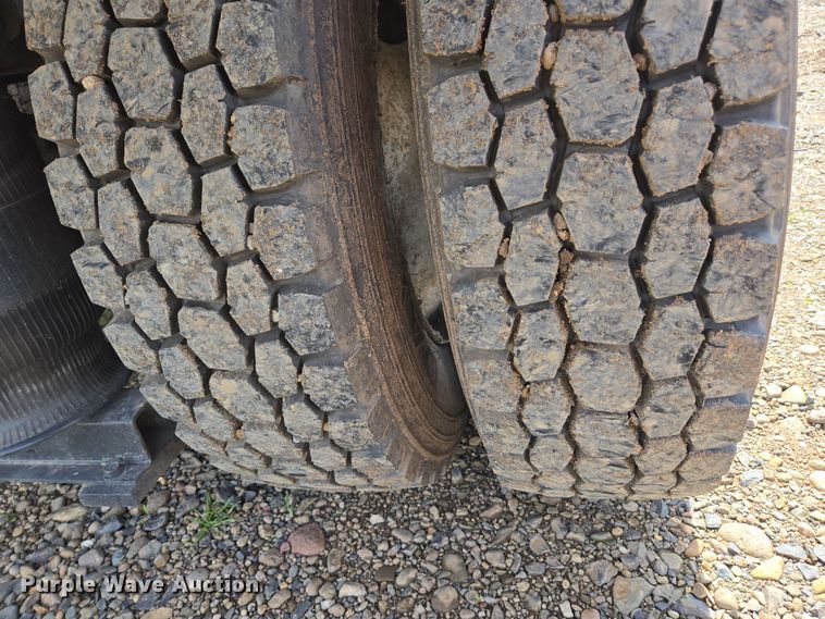 image for item EC0878 2012 Volvo VNL dump truck