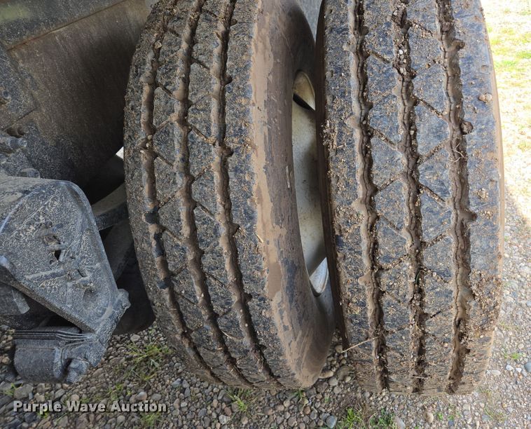 image for item EC0878 2012 Volvo VNL dump truck