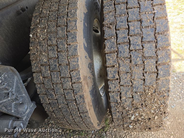 image for item EC0878 2012 Volvo VNL dump truck