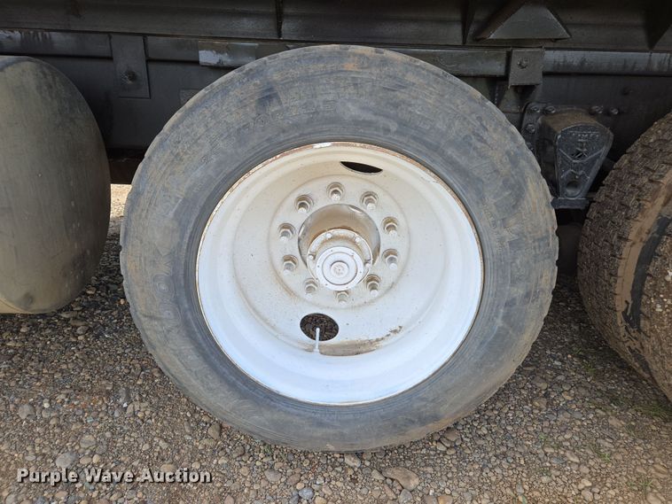 image for item EC0878 2012 Volvo VNL dump truck