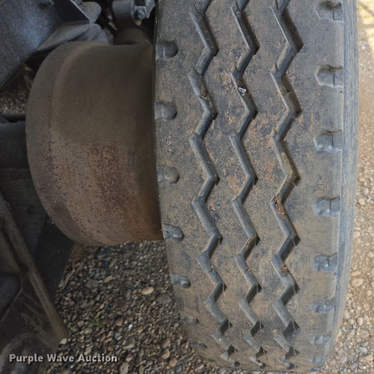 image for item EC0878 2012 Volvo VNL dump truck