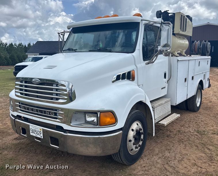 image for item EC3504 2002 Sterling Acterra utility / service truck