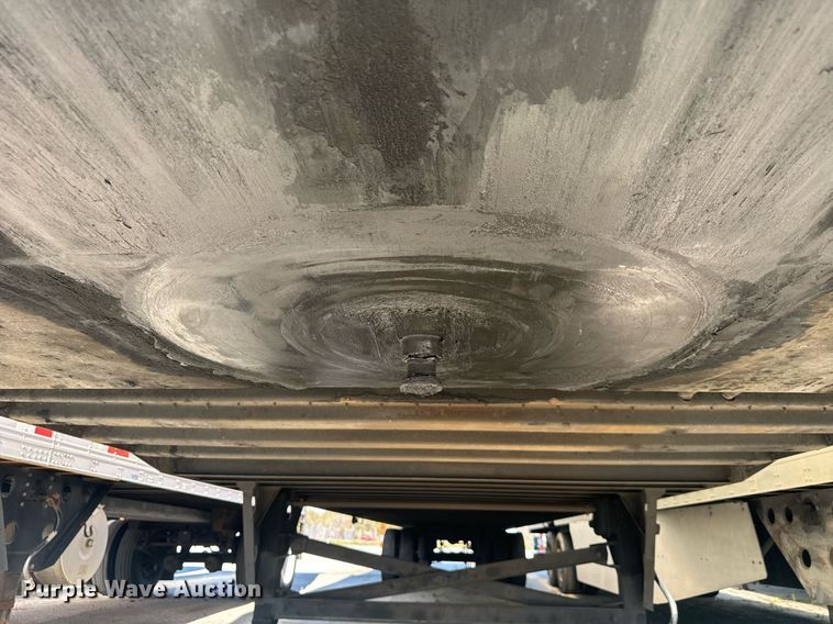 image for item EC3509 2008 Utility dry van trailer