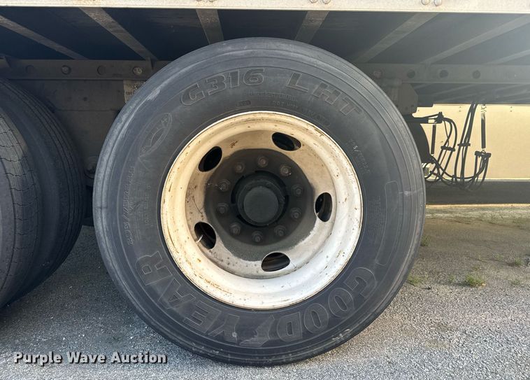 image for item EC3509 2008 Utility dry van trailer