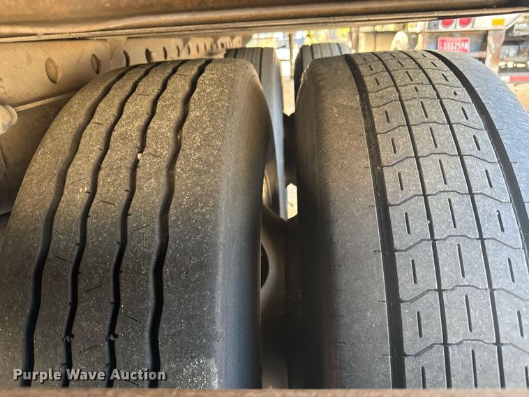 image for item EC3509 2008 Utility dry van trailer