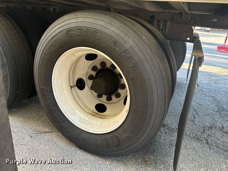 image for item EC3509 2008 Utility dry van trailer