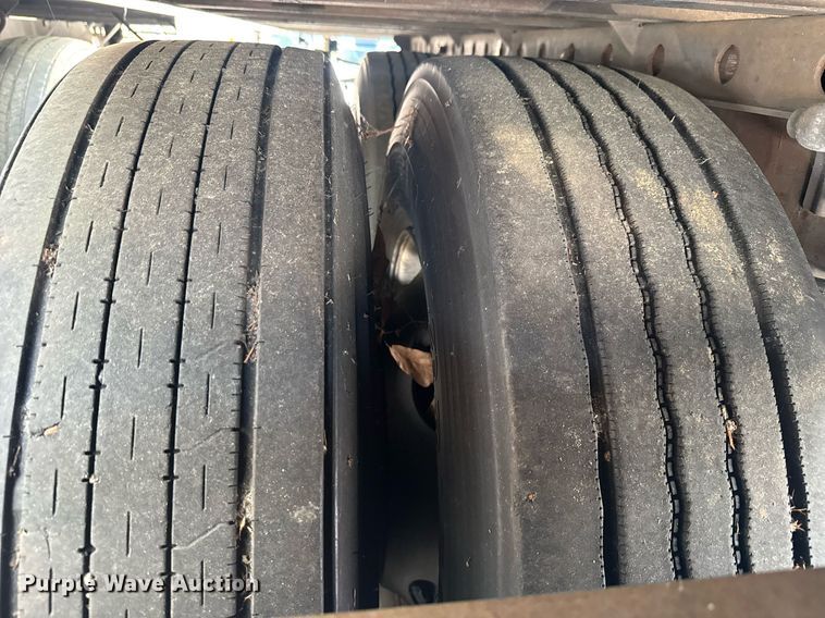 image for item EC3509 2008 Utility dry van trailer