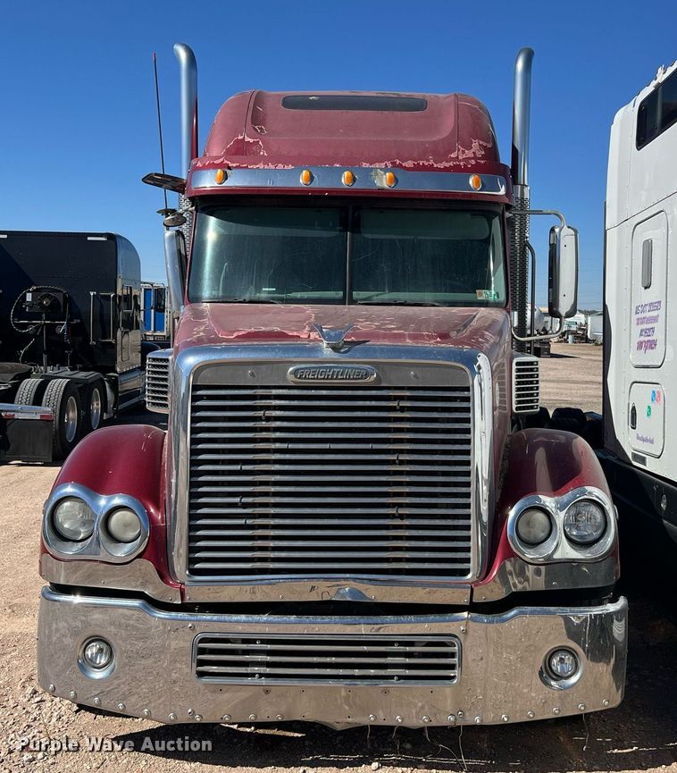 image for item ED2481 2010 Freightliner Coronado semi truck