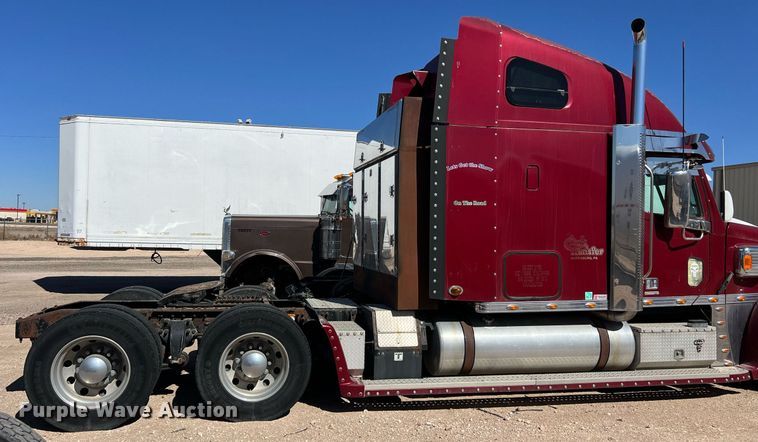 image for item ED2481 2010 Freightliner Coronado semi truck