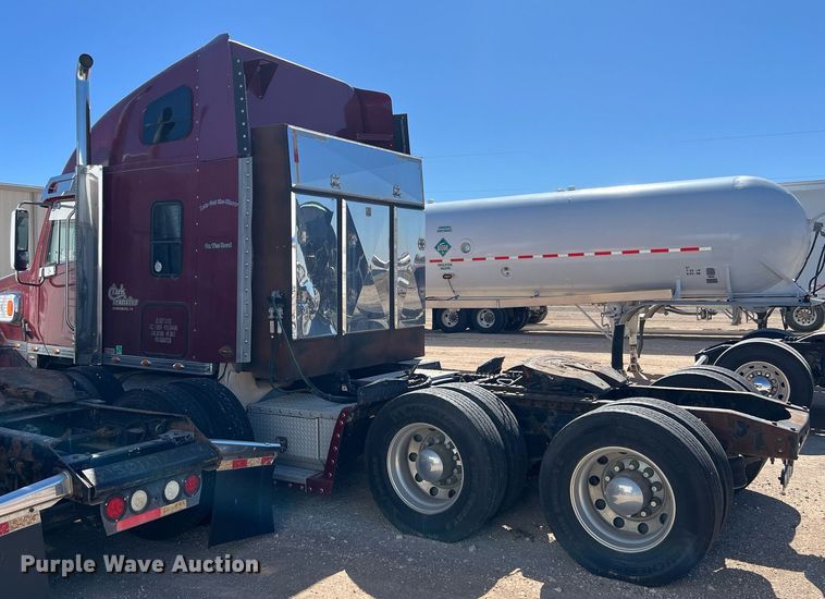 image for item ED2481 2010 Freightliner Coronado semi truck