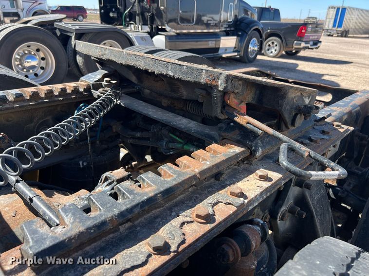 image for item ED2481 2010 Freightliner Coronado semi truck