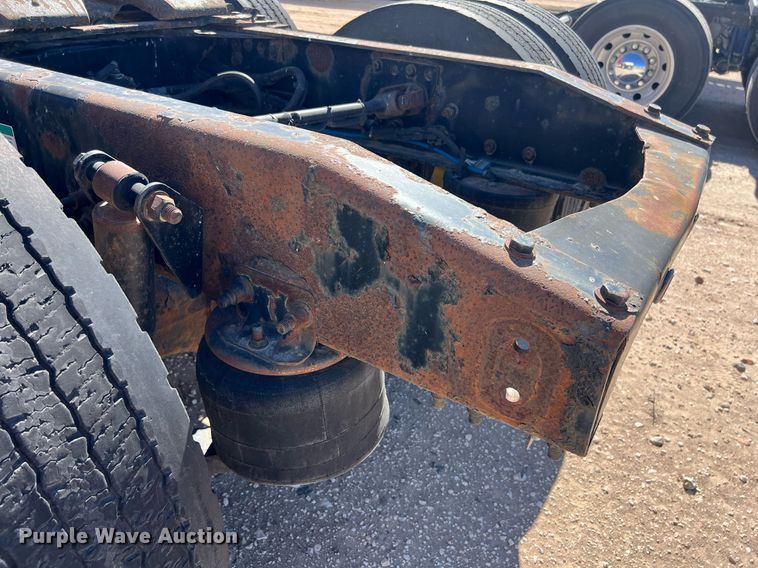 image for item ED2481 2010 Freightliner Coronado semi truck