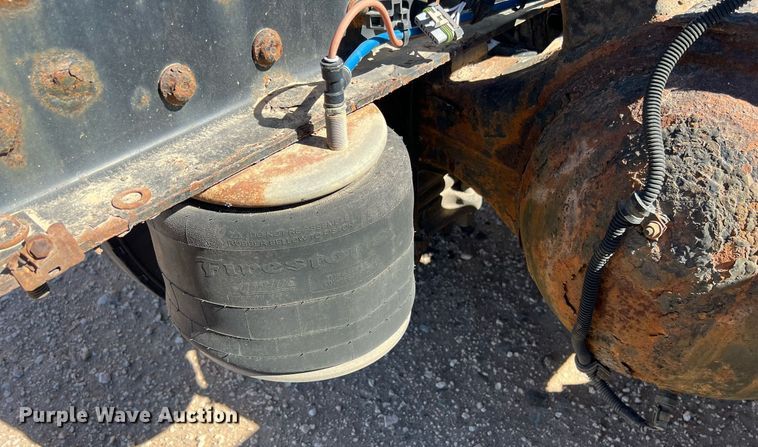 image for item ED2481 2010 Freightliner Coronado semi truck