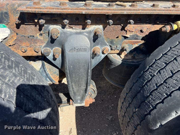 image for item ED2481 2010 Freightliner Coronado semi truck