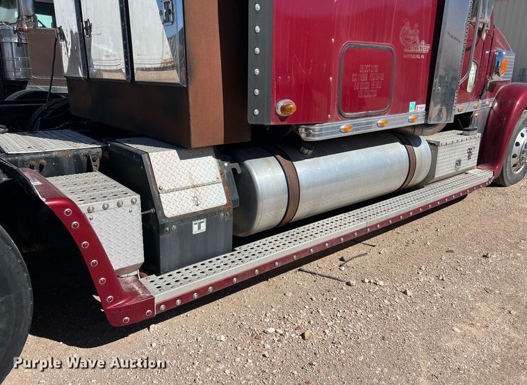 image for item ED2481 2010 Freightliner Coronado semi truck