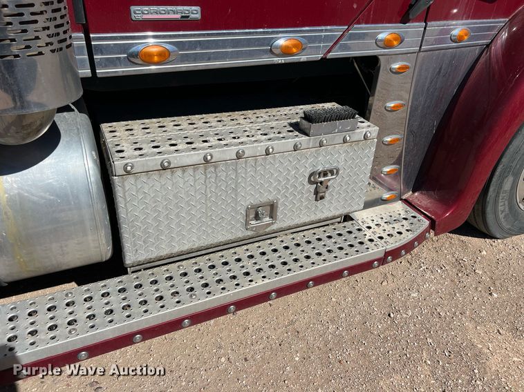 image for item ED2481 2010 Freightliner Coronado semi truck