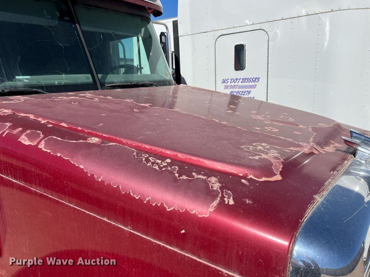 image for item ED2481 2010 Freightliner Coronado semi truck