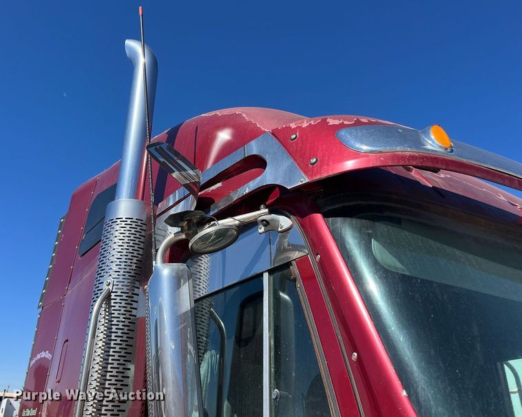 image for item ED2481 2010 Freightliner Coronado semi truck