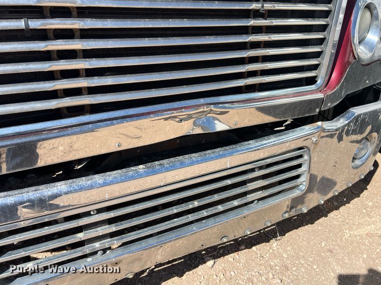 image for item ED2481 2010 Freightliner Coronado semi truck