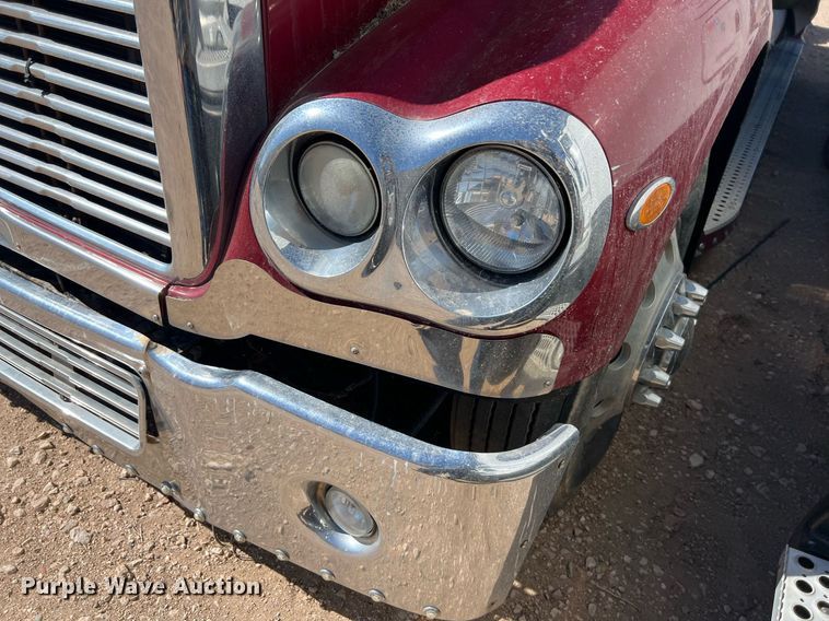image for item ED2481 2010 Freightliner Coronado semi truck