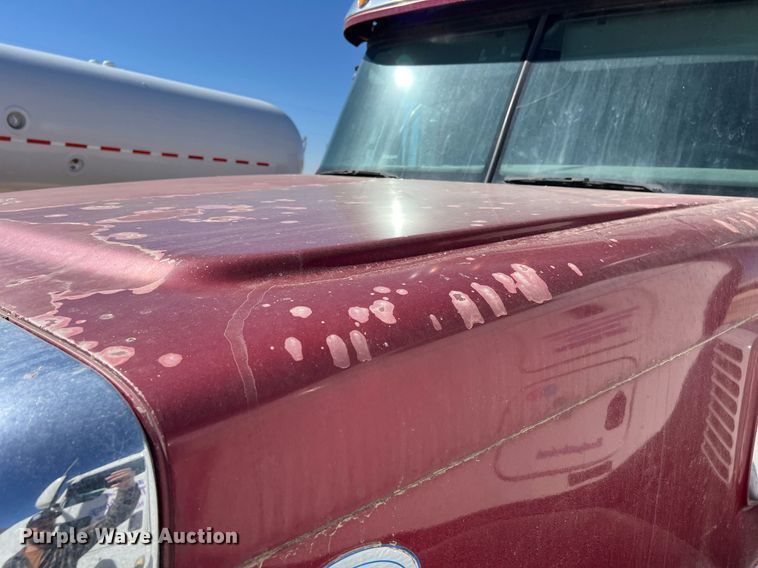 image for item ED2481 2010 Freightliner Coronado semi truck