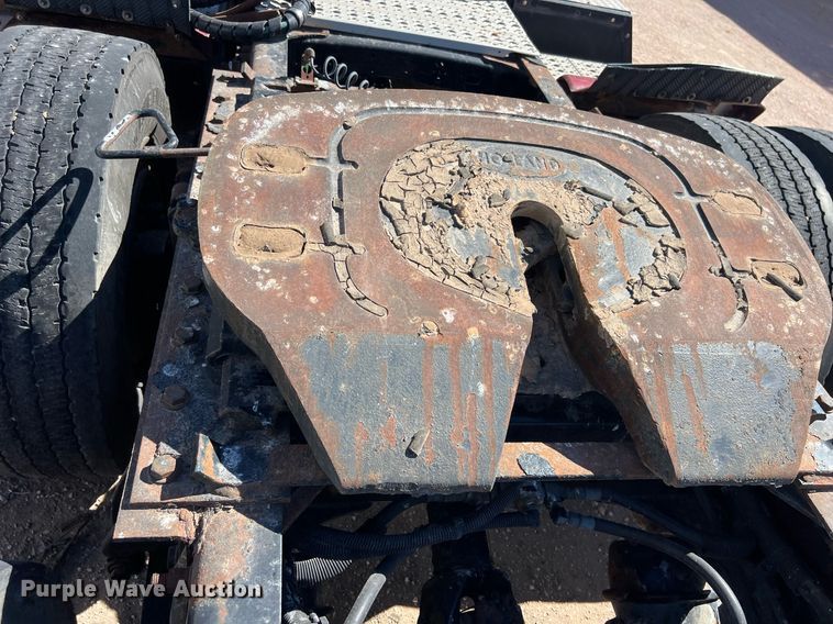 image for item ED2481 2010 Freightliner Coronado semi truck