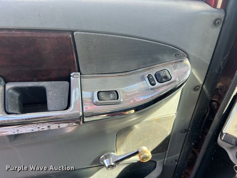 image for item ED2481 2010 Freightliner Coronado semi truck