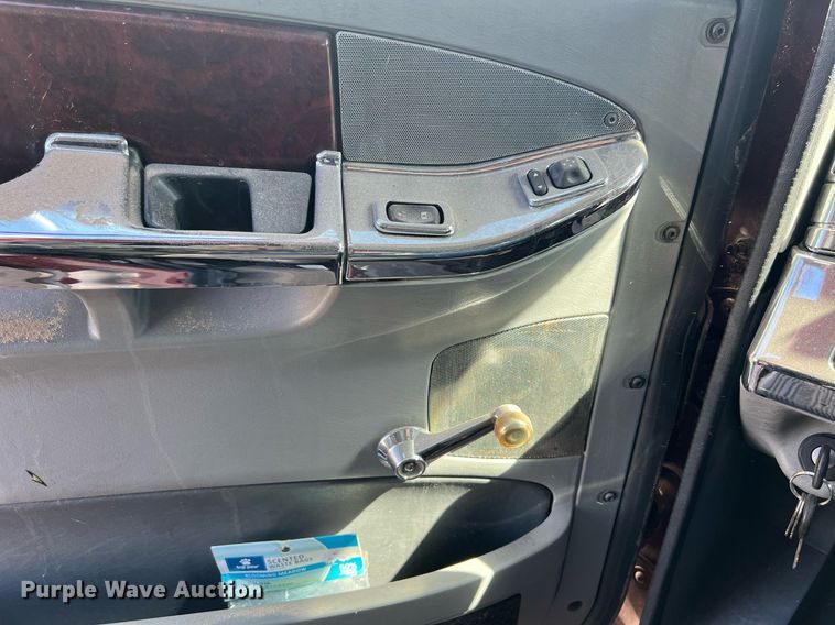 image for item ED2481 2010 Freightliner Coronado semi truck