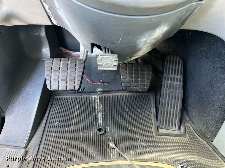 image for item ED2481 2010 Freightliner Coronado semi truck