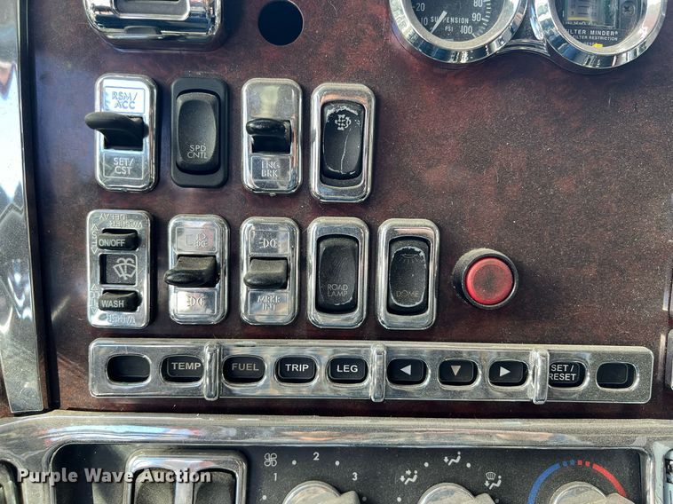 image for item ED2481 2010 Freightliner Coronado semi truck